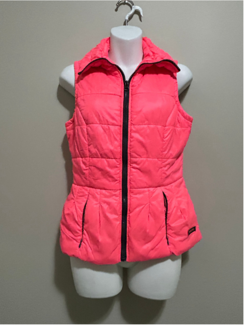 Women's Calvin Klein Puffer Vest XS Fluorescent Pink Black